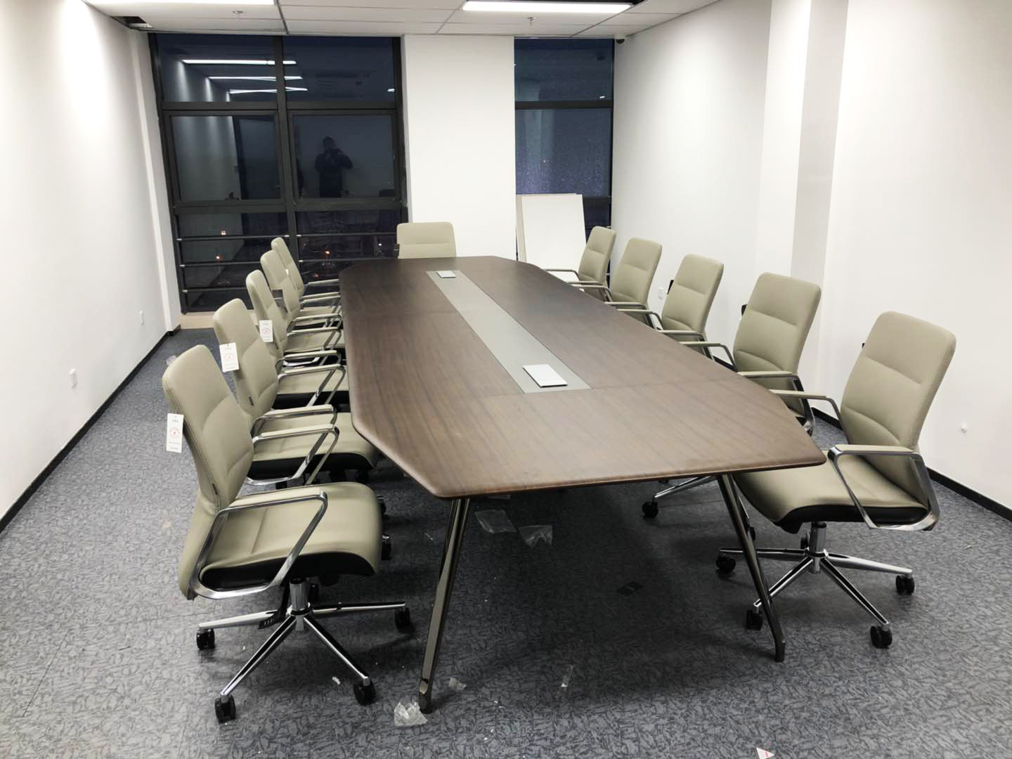 南京柯菲平制药公司办公家具之会议桌
