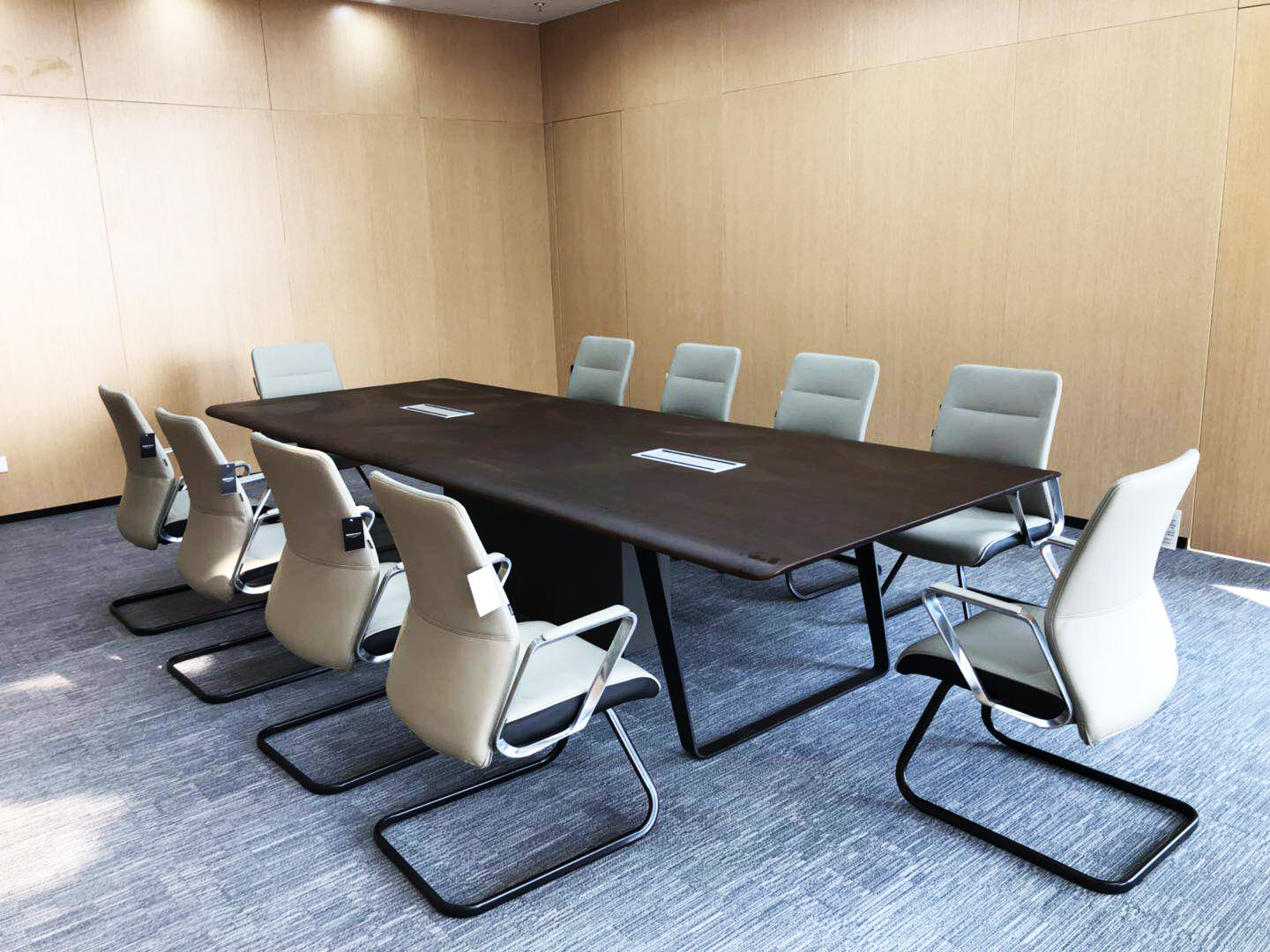 南京柯菲平制药公司办公家具之会议桌椅