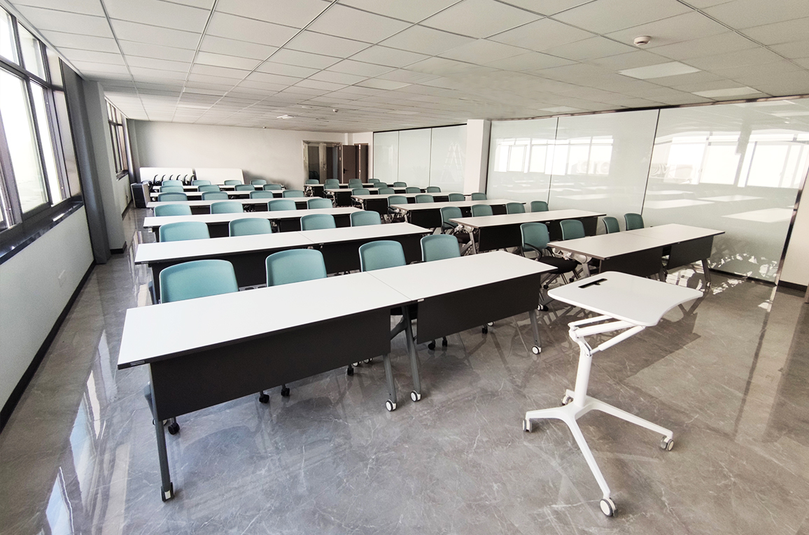 外资企业办公家具采购定制之培训室桌椅