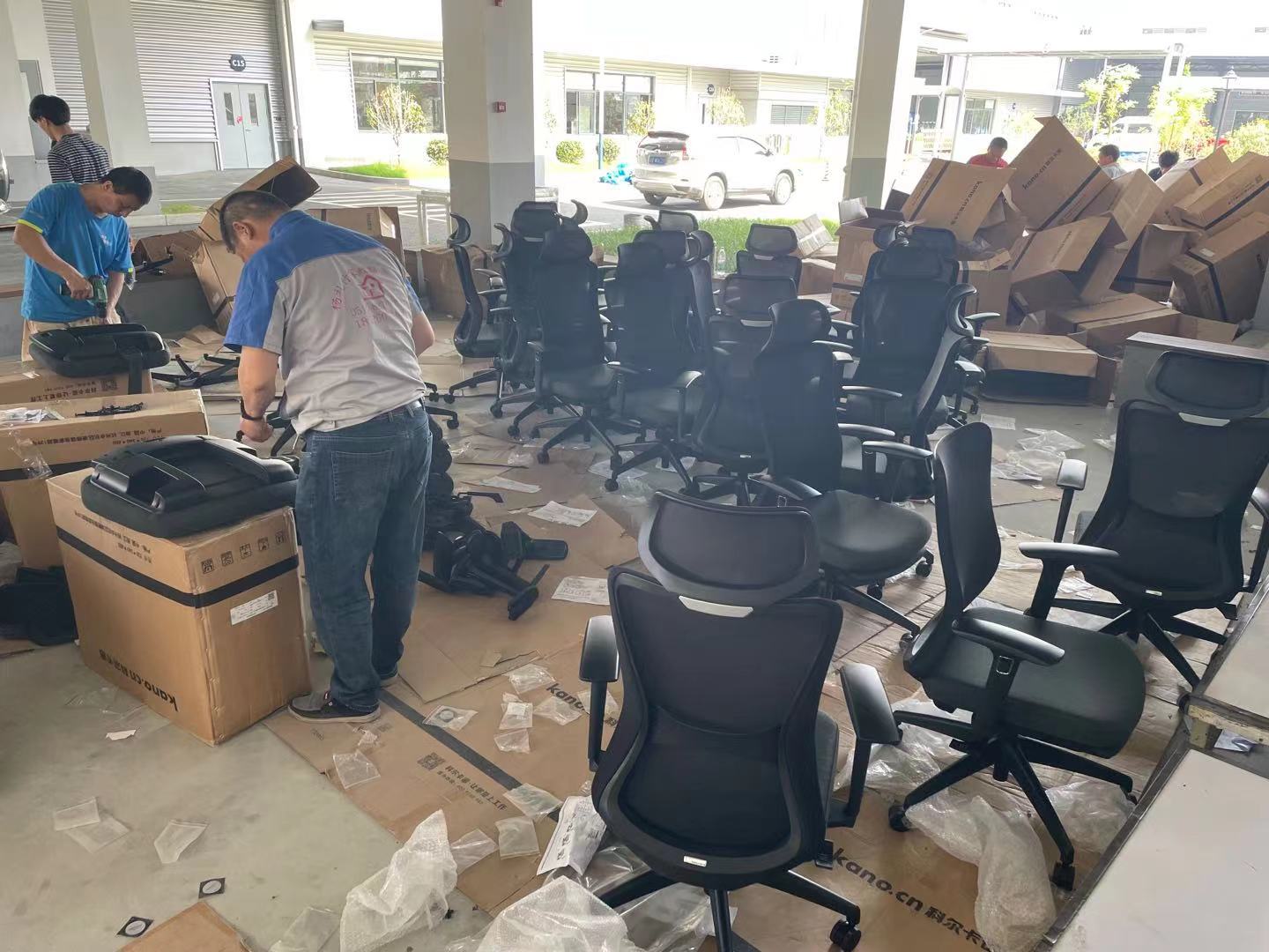 办公家具安装现场