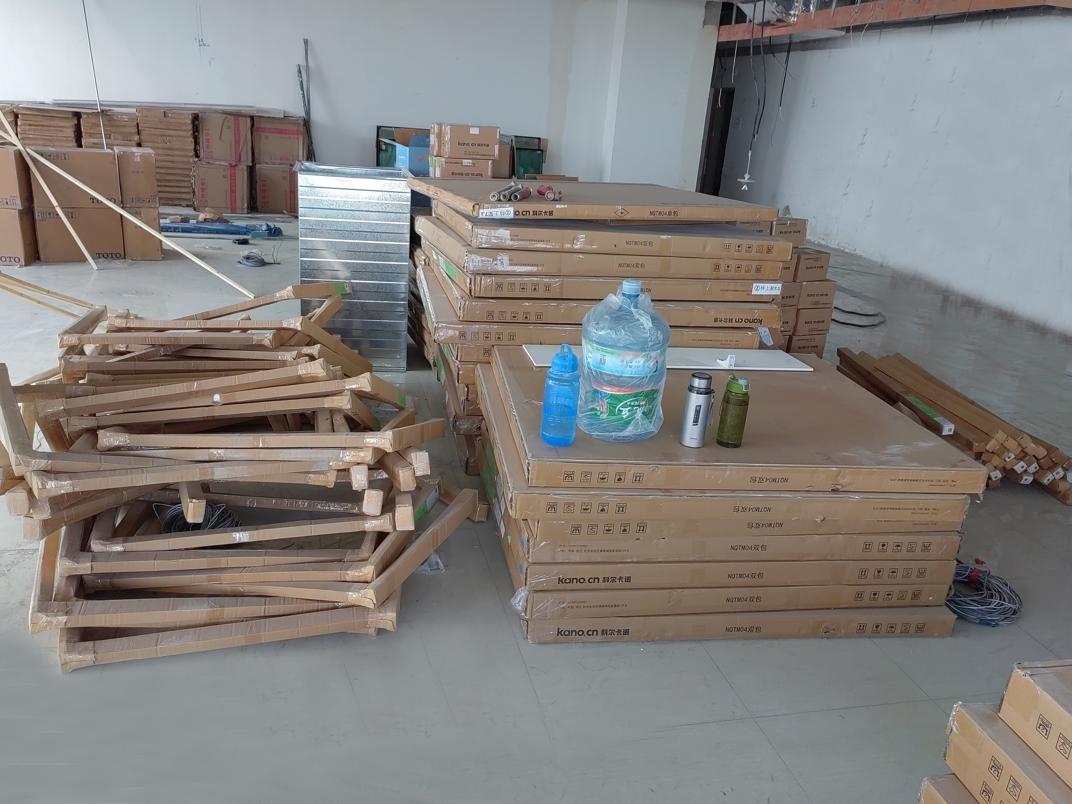 直击办公家具安装现场